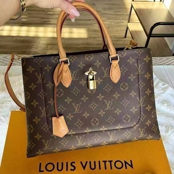 ✖️SOLD✖️ Louis Vuitton Tote Monogram Suede Shoulder Flower Bag - Picture 4 of 16